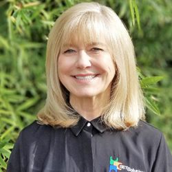 Pam Tompkins headshot